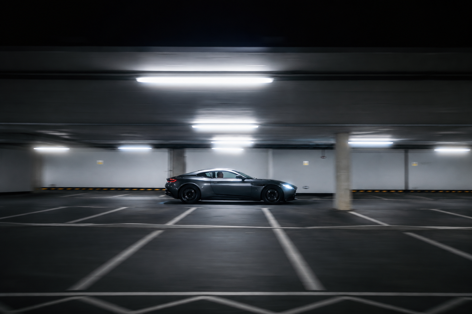 Aston Martin V12